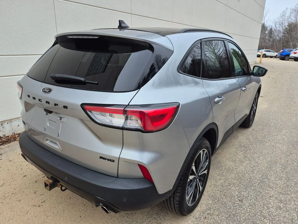 Used 2022 Silver Metallic Ford SEL image 4