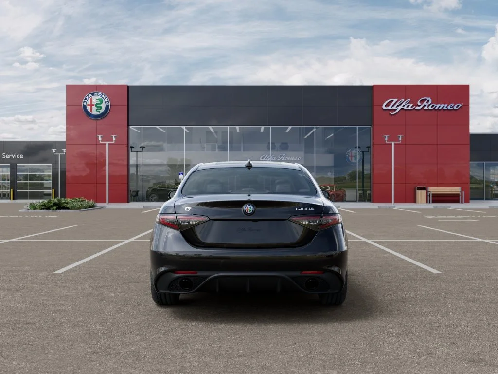 New 2026 Vulcano Black Metallic Exterior Paint Alfa Romeo Base image 7