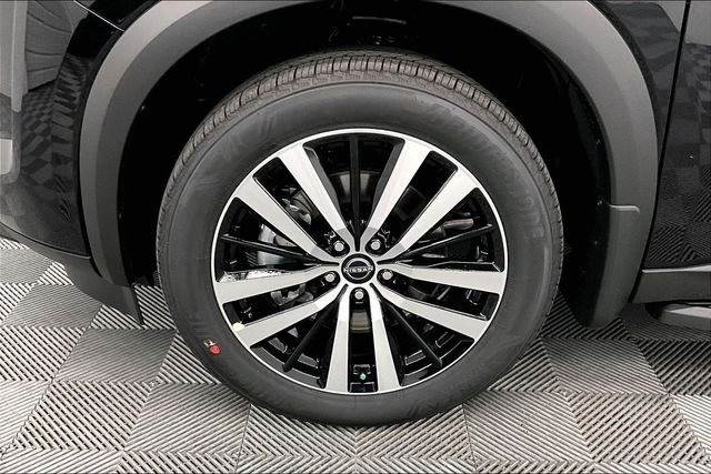 New 2025 Super Black Nissan Platinum image 11