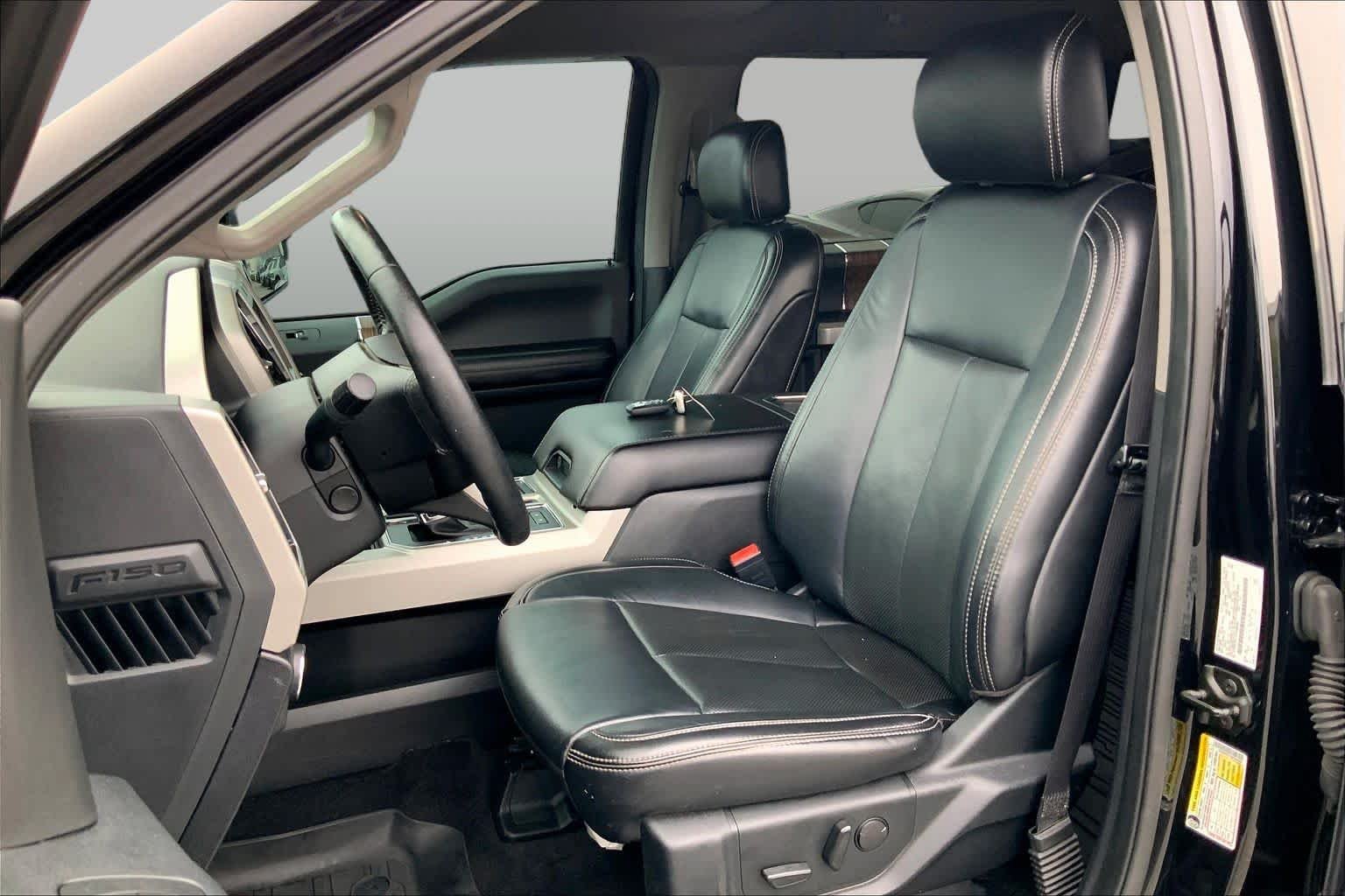 Used 2019 Agate Black Metallic Ford LARIAT image 8