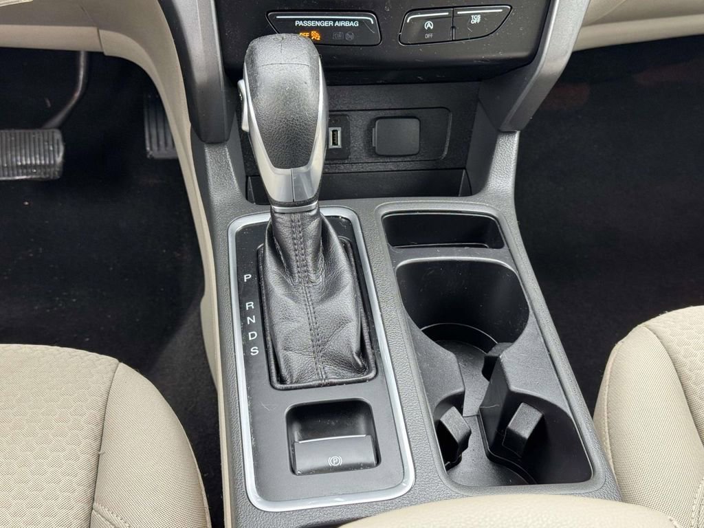 Used 2018 Blue Metallic Ford SE image 6