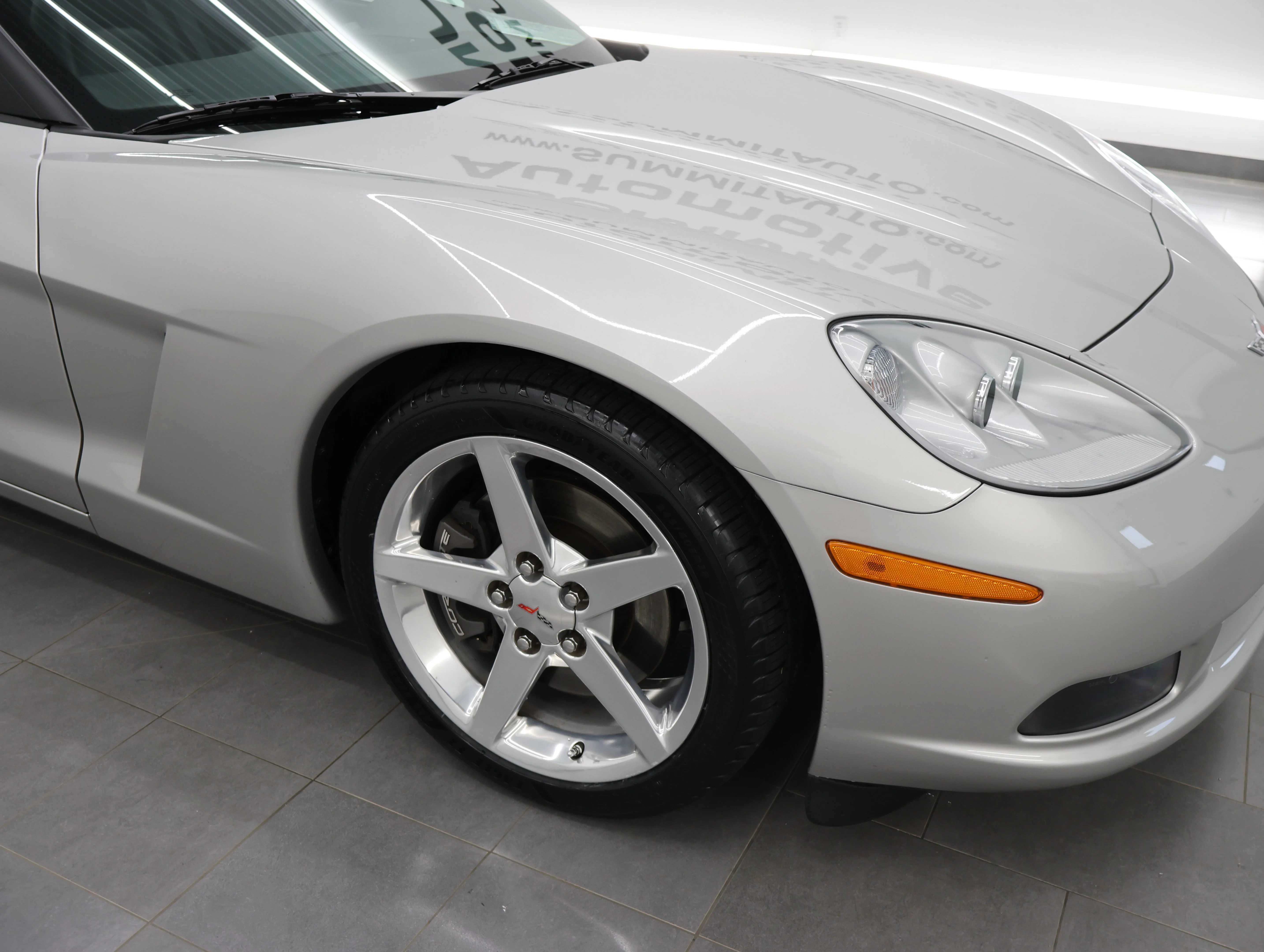 Used 2005 Machine Silver Metallic Chevrolet Base image 18