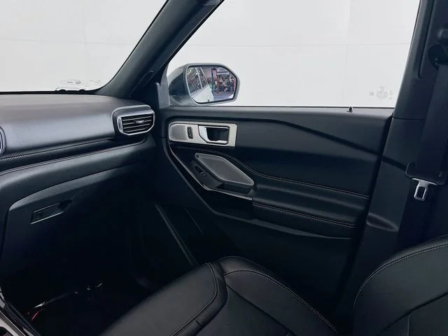 2022 Ford Explorer ST - Photo 24