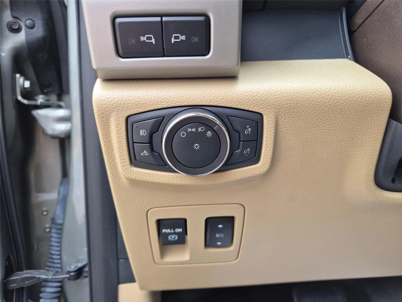Used 2019 Ingot Silver Metallic Ford LARIAT image 15