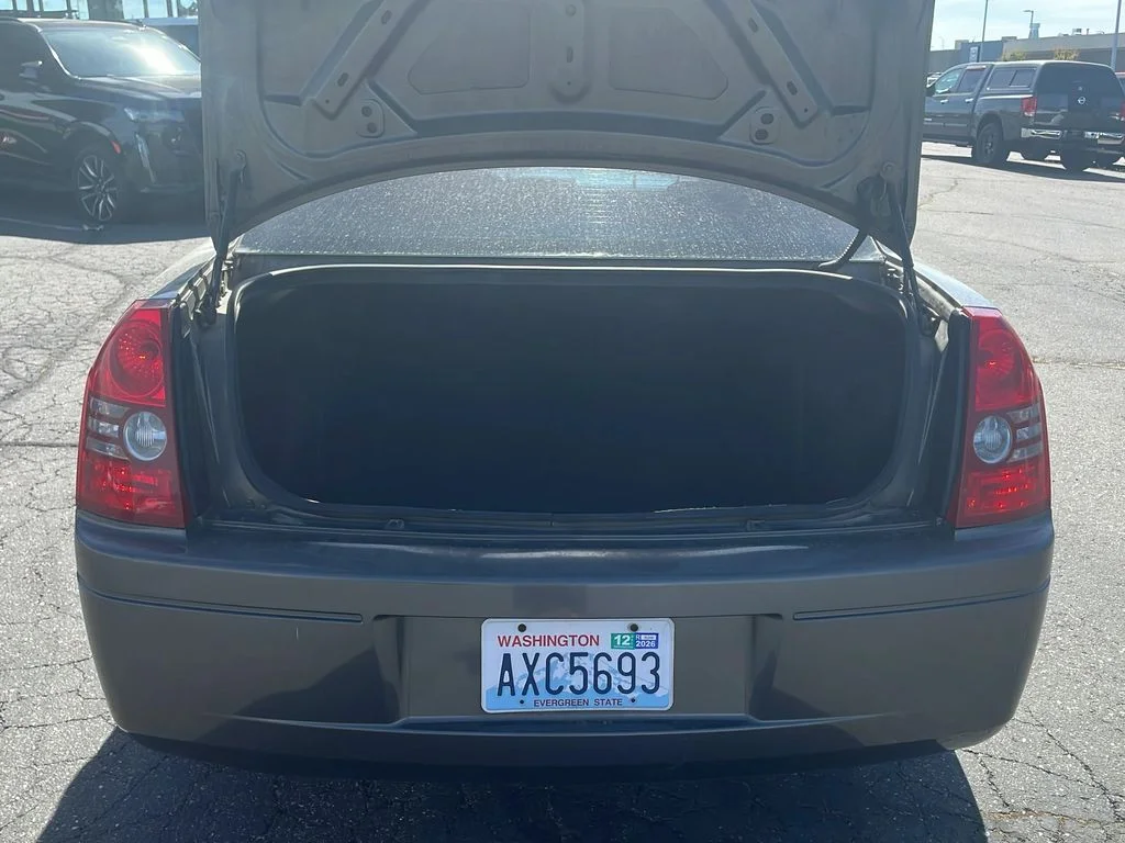 Used 2008 Dark Titanium Metallic Clearcoat Chrysler LX image 9