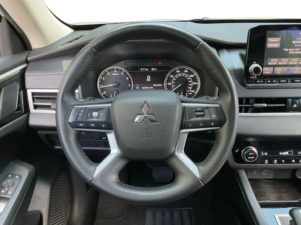 Used 2023 White Mitsubishi SE Special Edition image 17