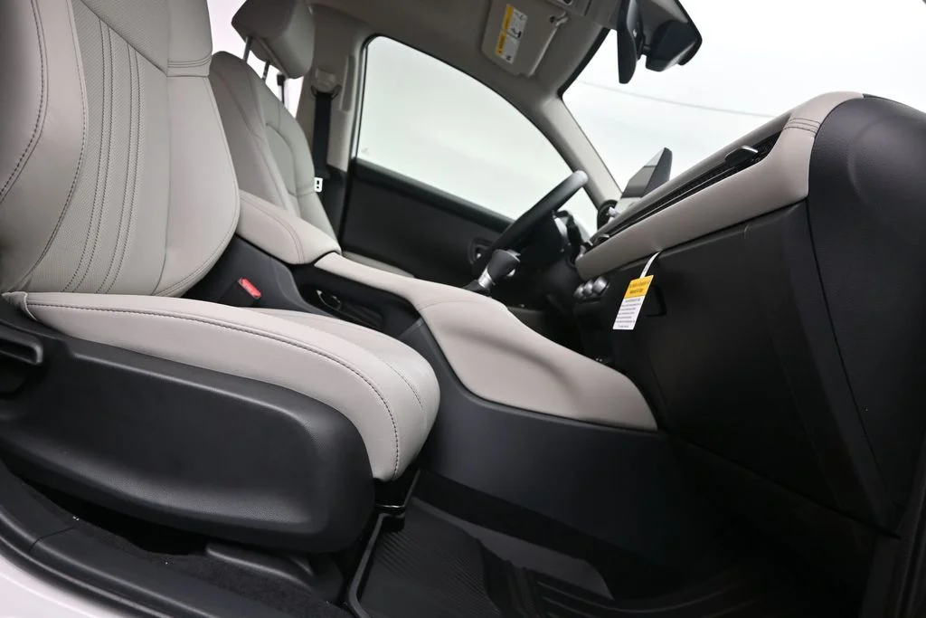 New 2027 Platinum White Pearl Honda EX-L image 19