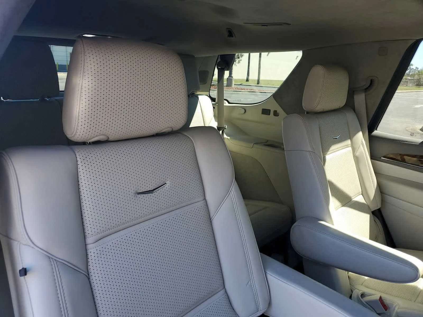 Used 2024 Sandstone Metallic Cadillac Sport Platinum image 20