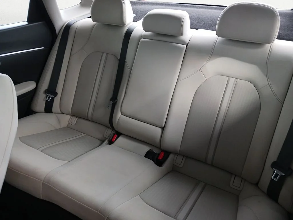 Used 2025 Black Hyundai SEL image 9