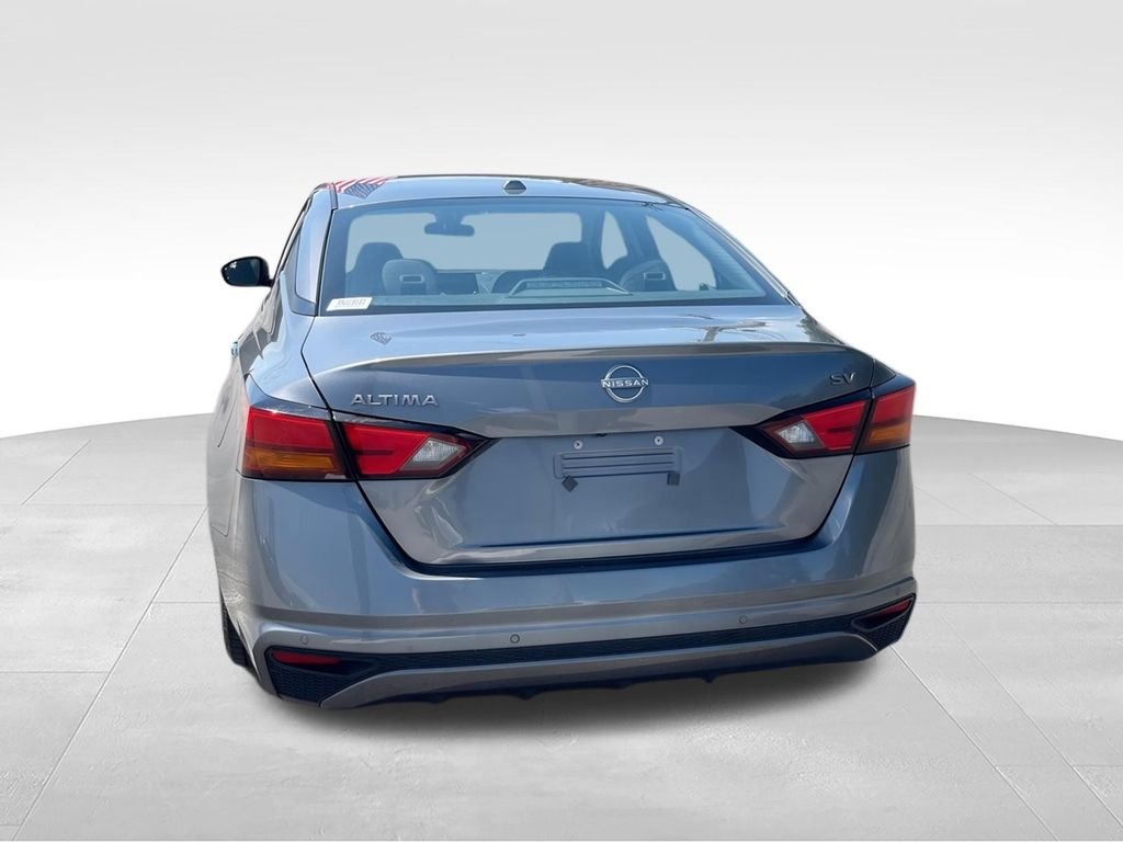 Used 2024 Gray Nissan 2.5 SV image 7