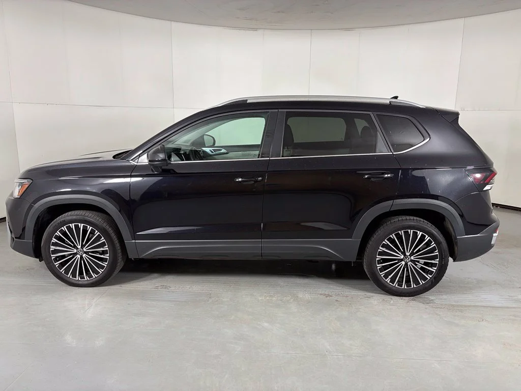 Used 2025 Black Volkswagen 1.5T SE image 5