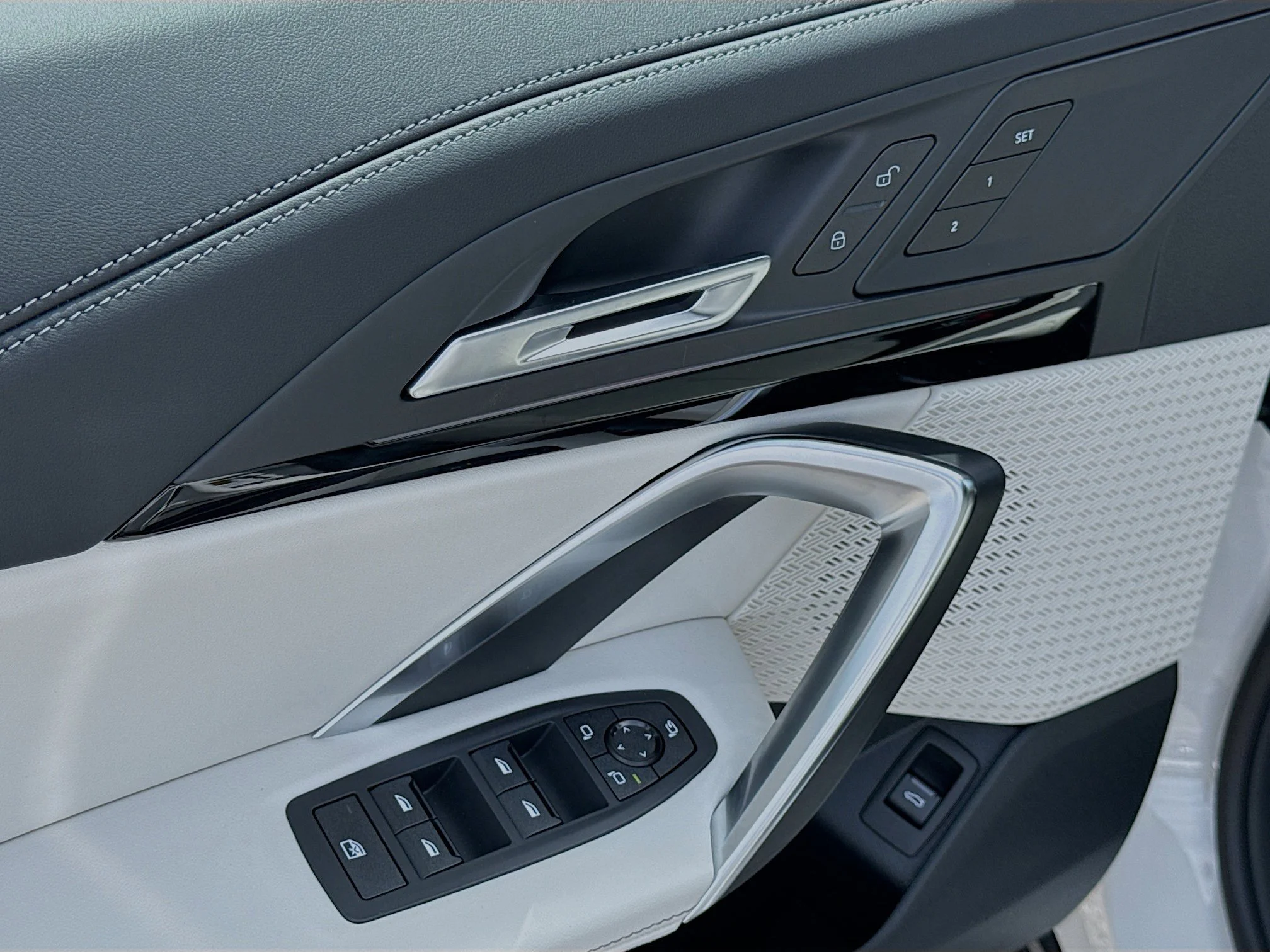 New 2026 Alpine White BMW xDrive28i image 23