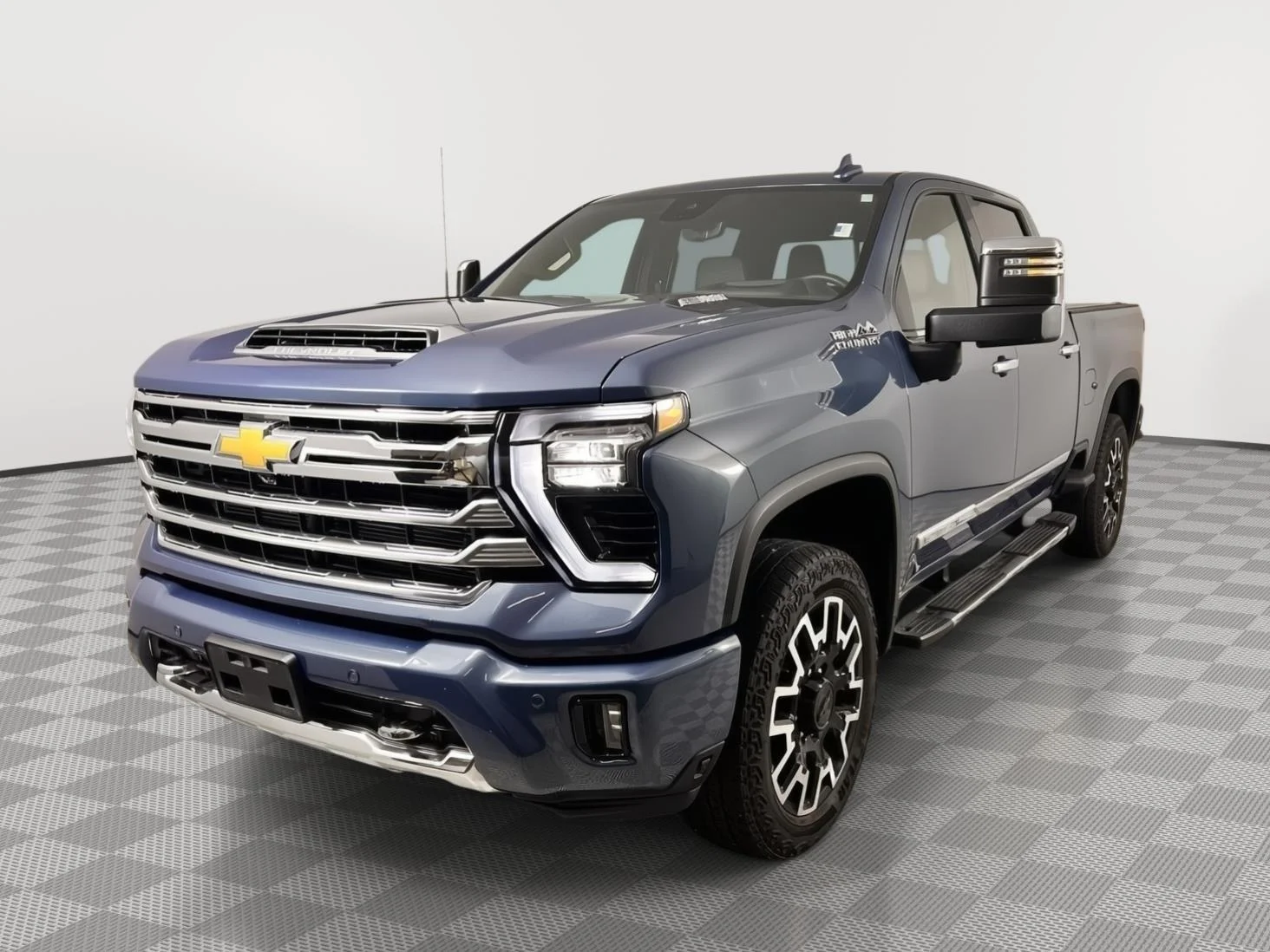 Used 2024 Lakeshore Blue Metallic Chevrolet High Country image 9