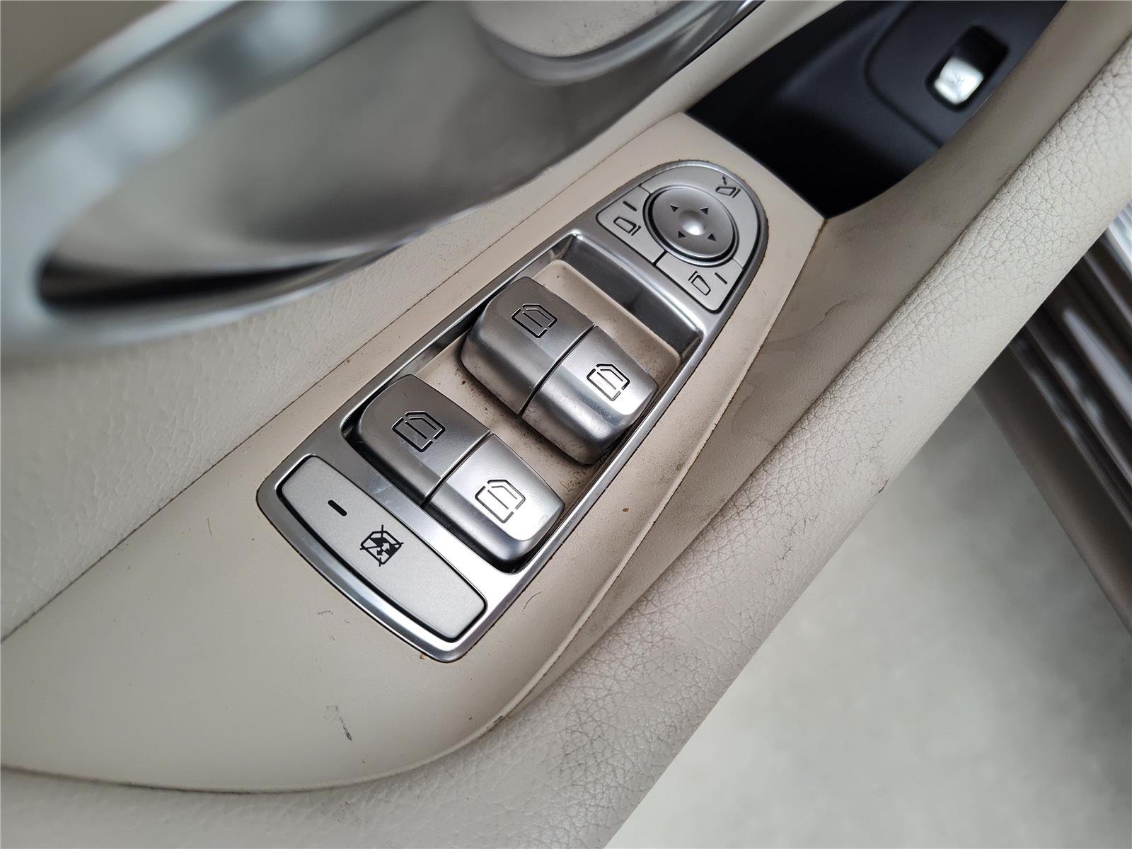 Used 2017 Dakota Brown Metallic Mercedes-Benz E 400 Sport image 16