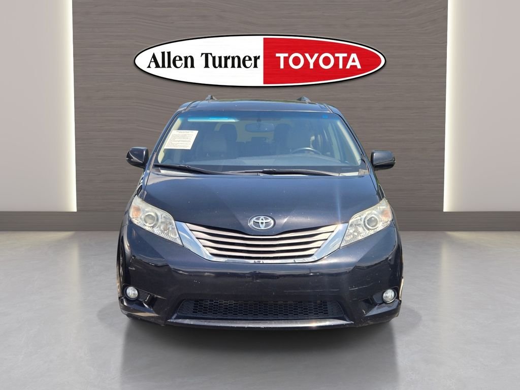Used 2015 Black Toyota XLE image 3