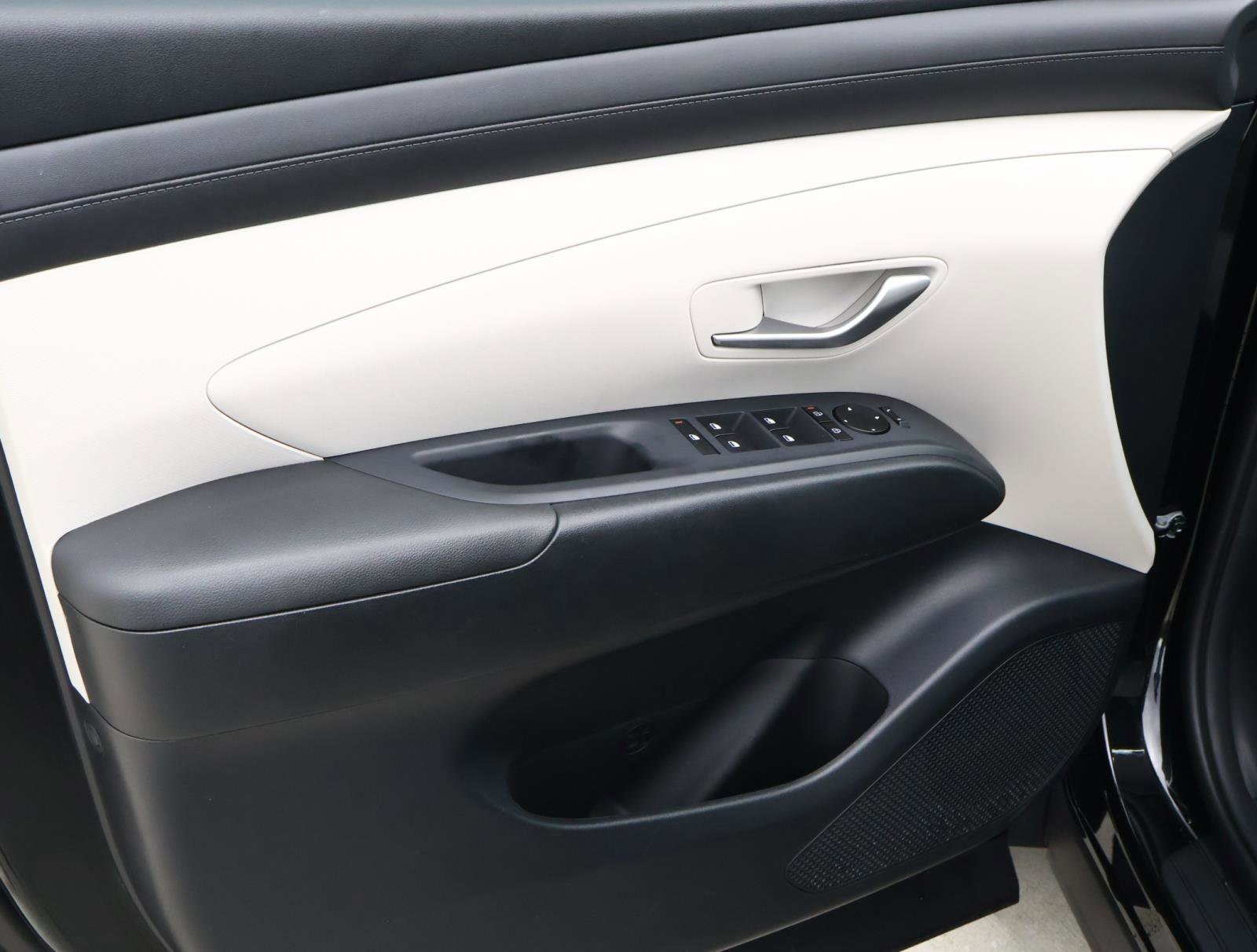Certified Used 2026 Phantom Black Hyundai SE image 14
