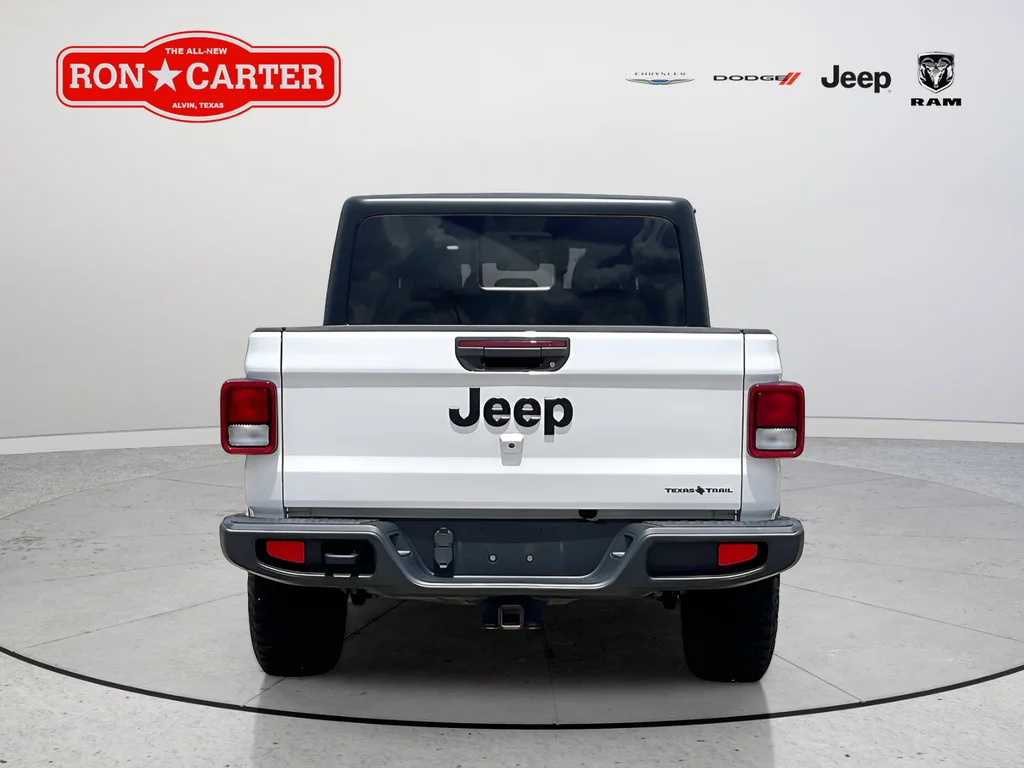 Used 2023 White Jeep Texas Trail image 5