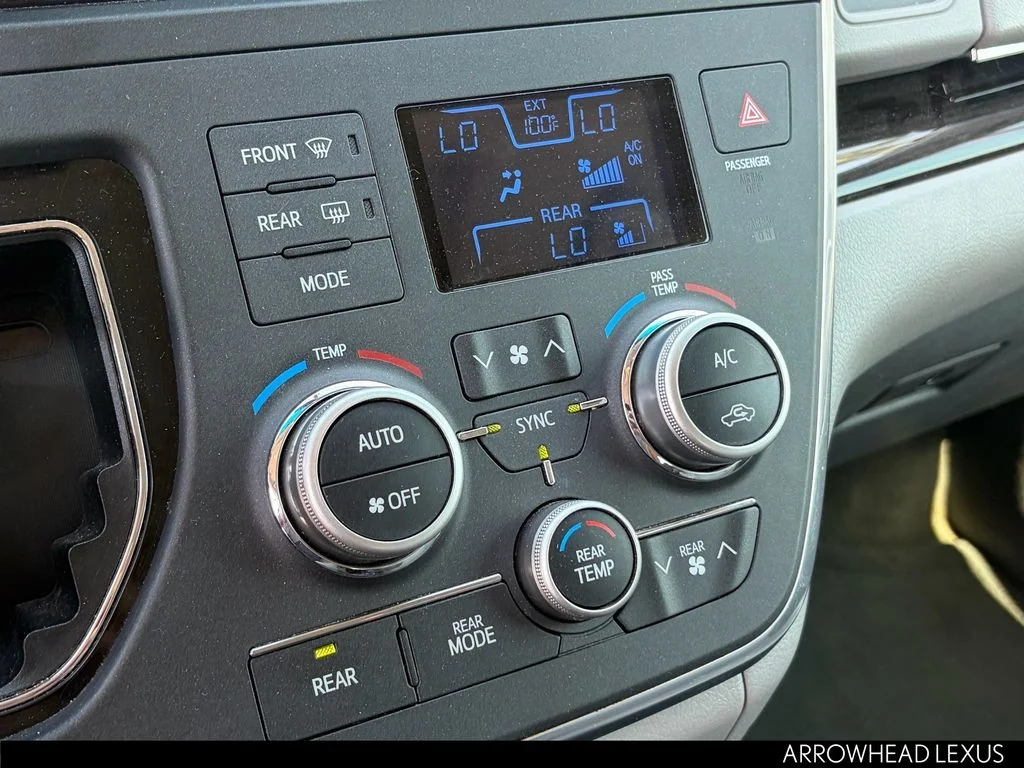 Used 2015 Gray Toyota XLE image 22