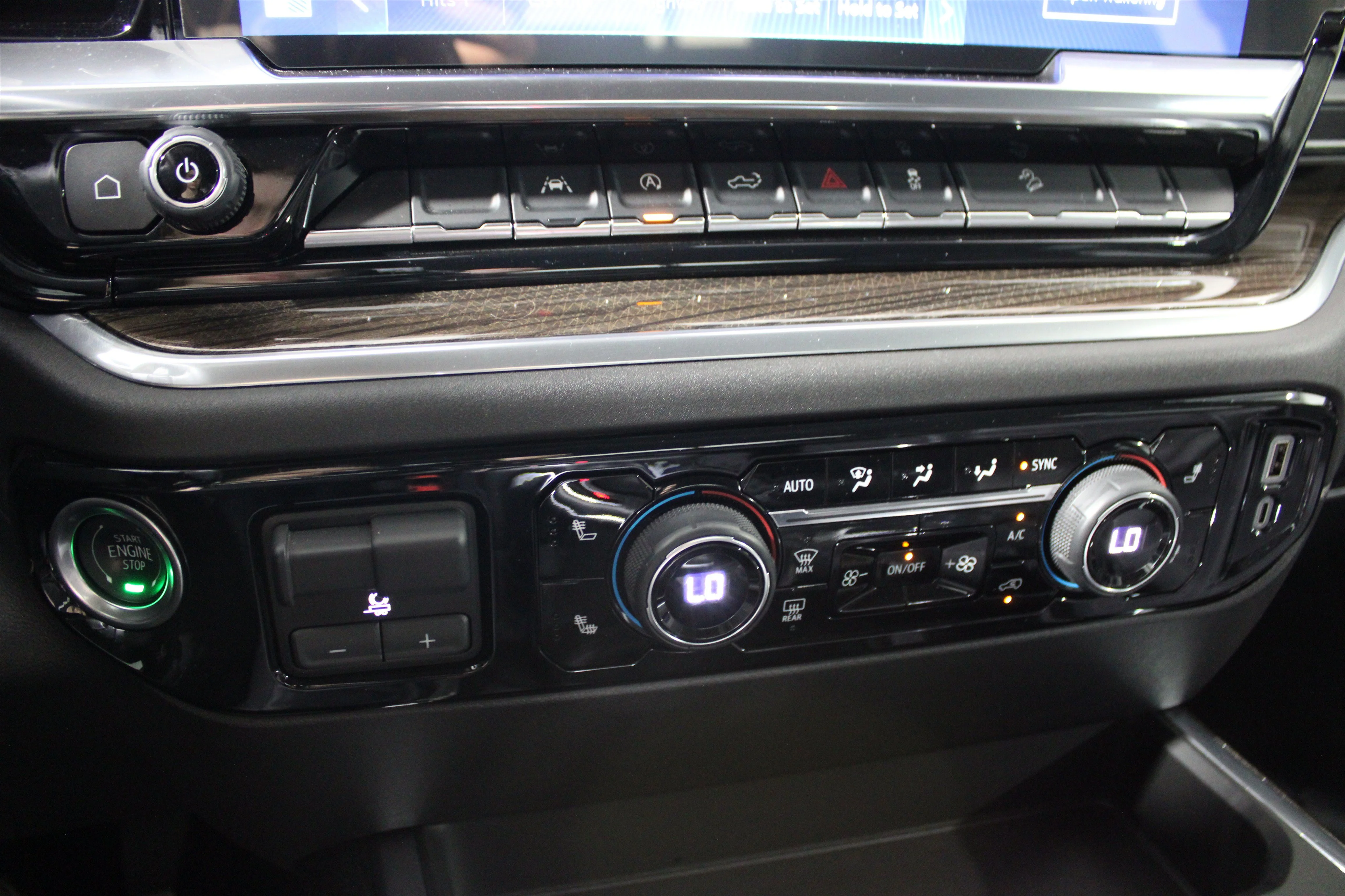 2024 Chevrolet Silverado 1500 RST - Photo 17