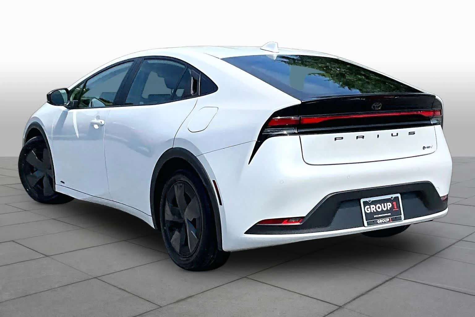 Used 2024 Wind Chill Pearl Toyota LE image 12