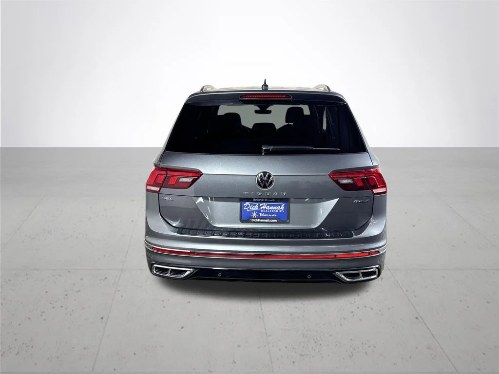 Used 2024 Gray Volkswagen 2.0T SEL R-Line image 7