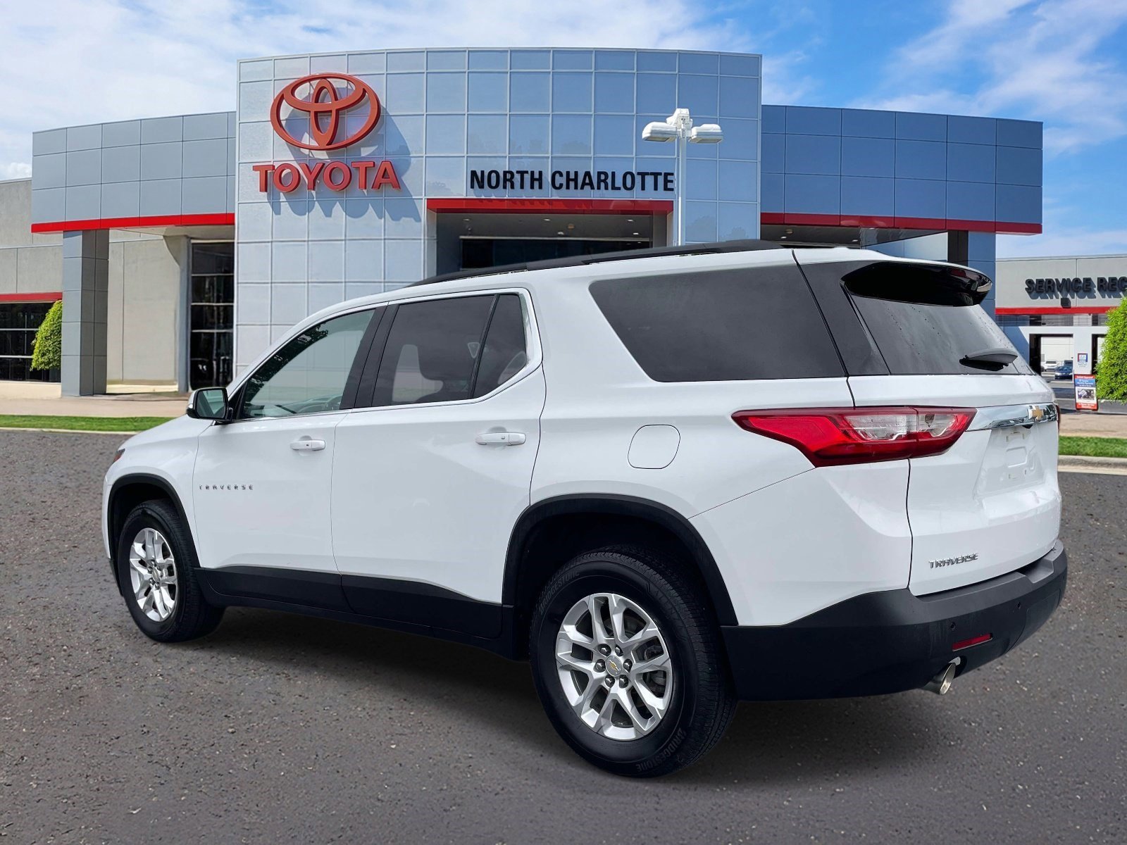 Used 2019 Summit White Chevrolet LT Cloth image 3