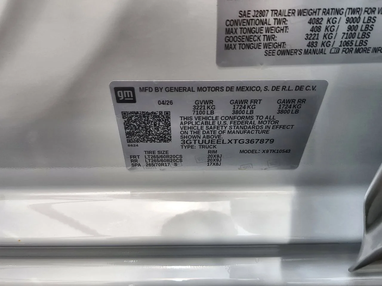 New 2026 Summit White GMC AT4 image 35