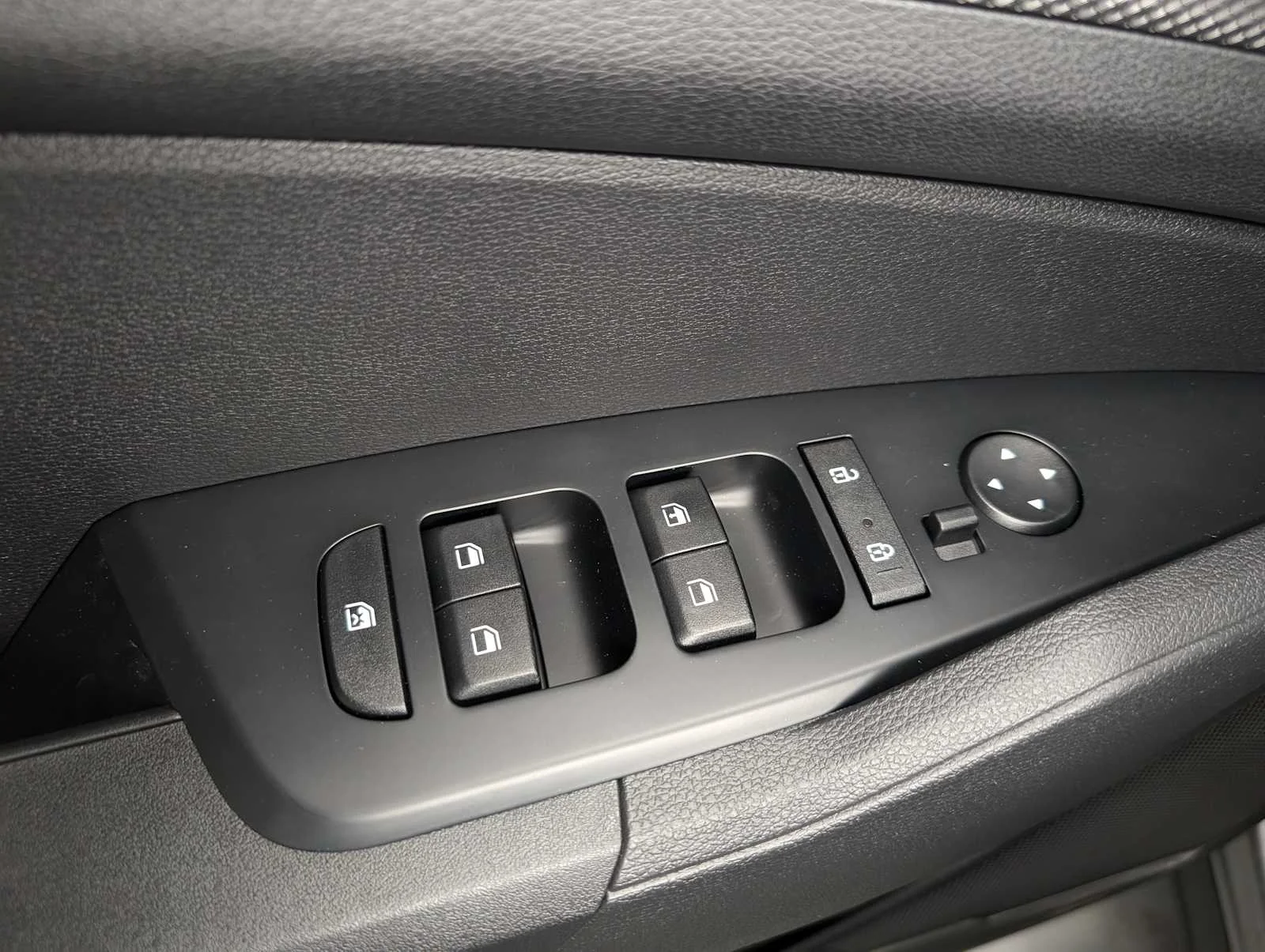 Used 2025 Steel Gray Kia LX image 34