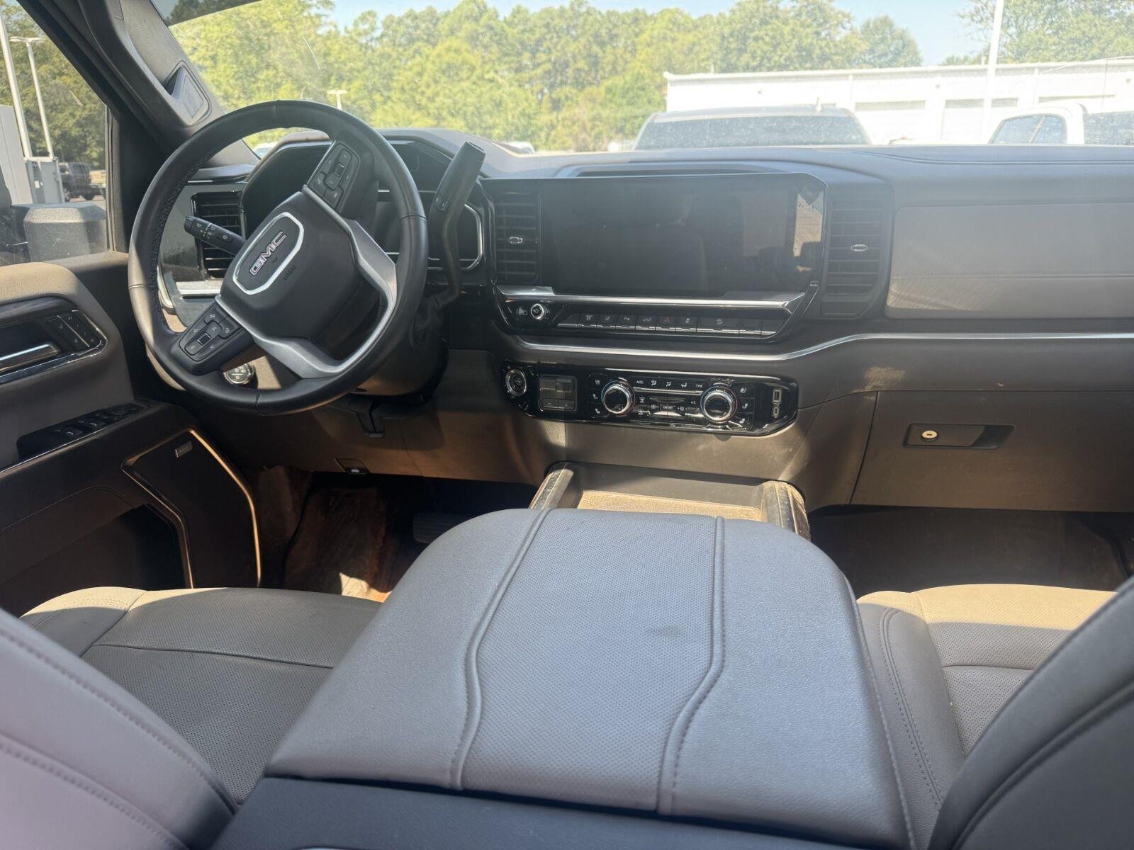 Used 2024 Summit White GMC SLT image 3