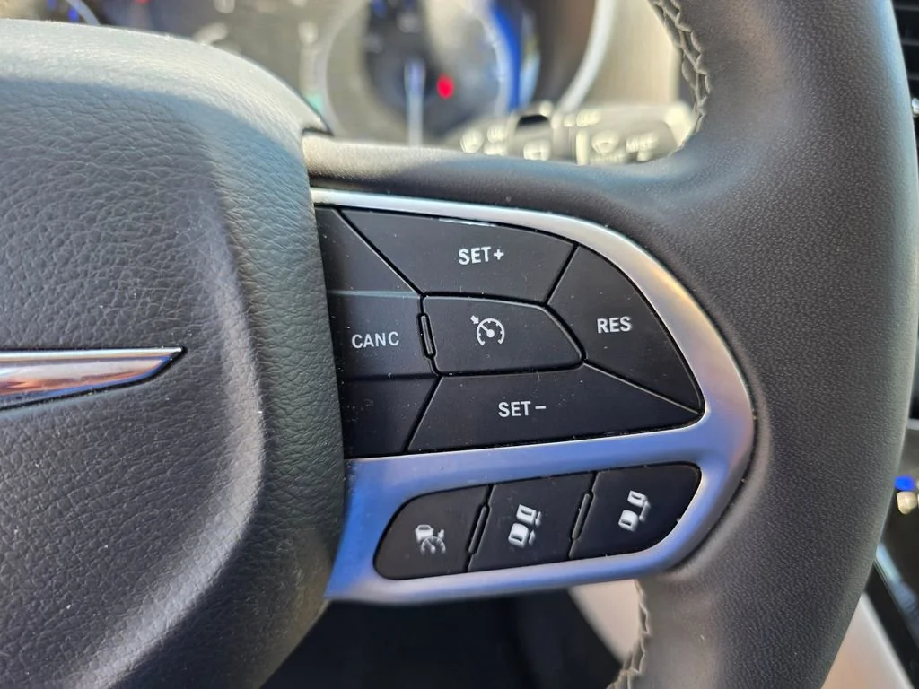 Used 2024  Chrysler Touring L image 24