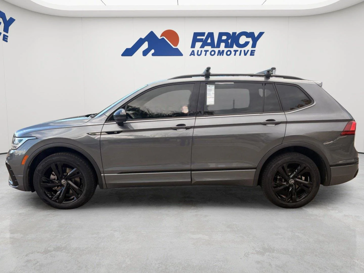 Used 2023 Platinum Gray Metallic Volkswagen SE R-Line Black image 2