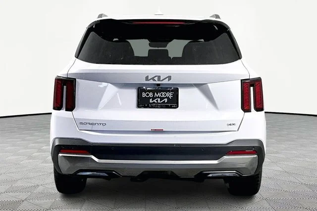 Used 2026 White Kia S image 5