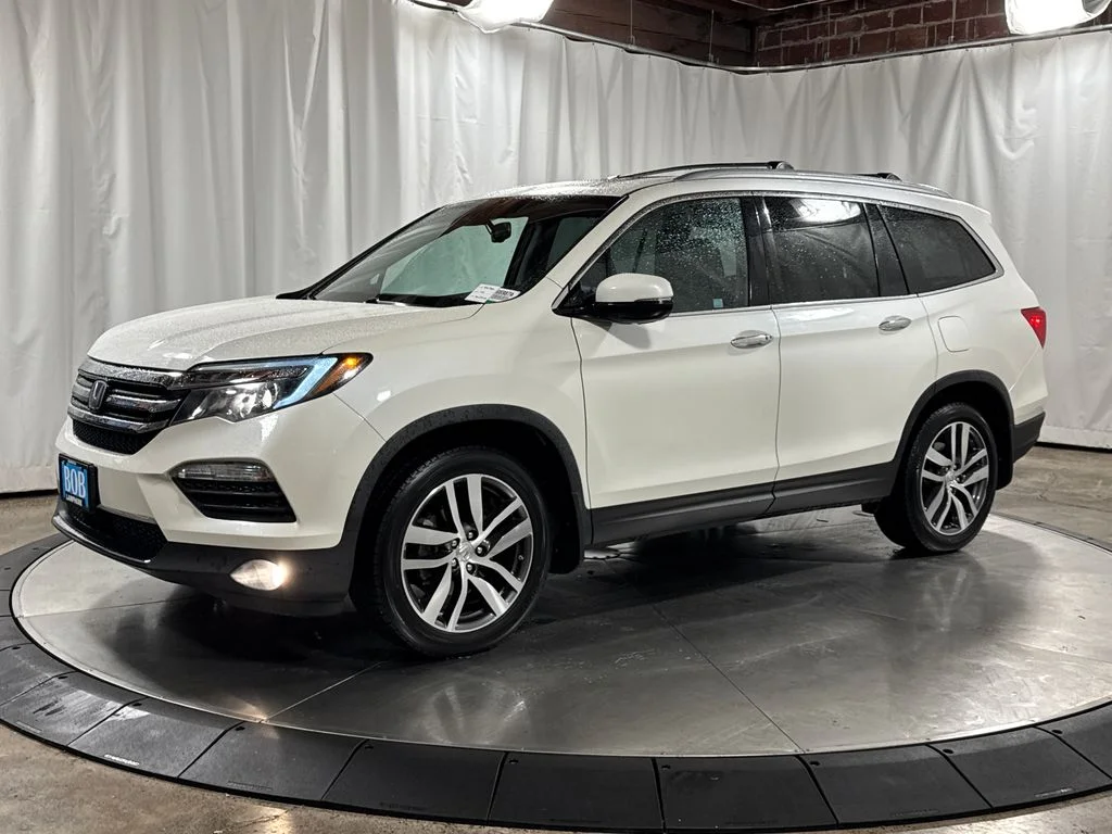 2017 Honda Pilot 4WD Touring's photo