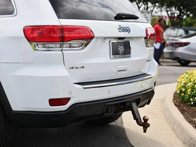 Used 2019 Bright White Clearcoat Jeep Limited image 7