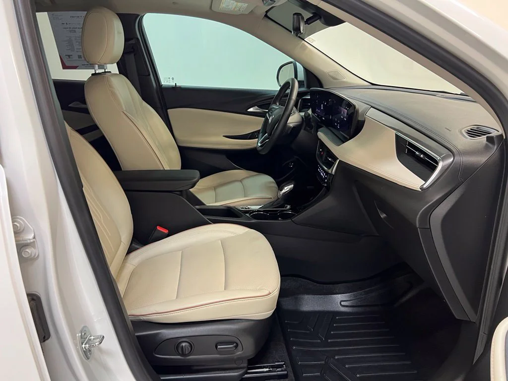 Used 2024 White Frost Tricoat Buick Avenir image 34