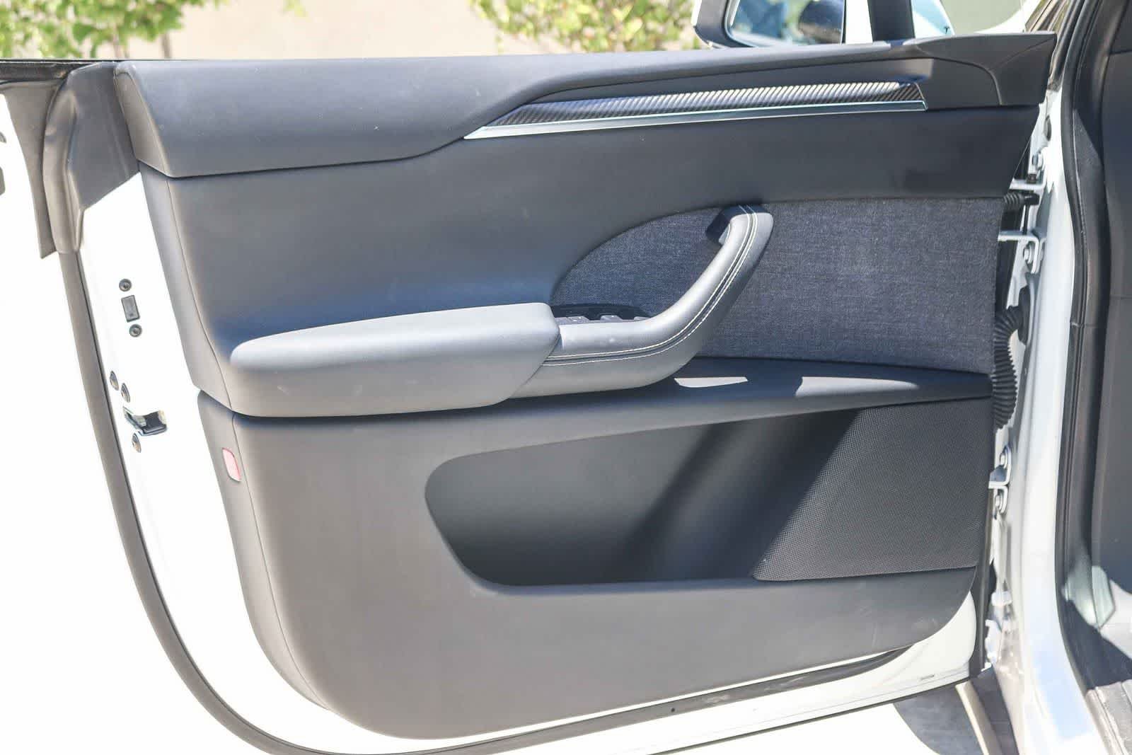 Used 2022 White Tesla Plaid image 22