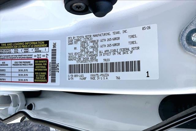 Certified Used 2026 WIND CHILL PEARL Toyota  image 29