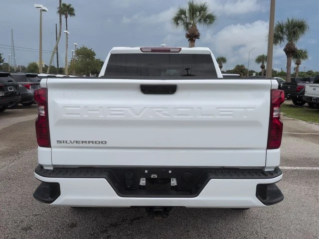 Used 2025 White Chevrolet Custom image 5
