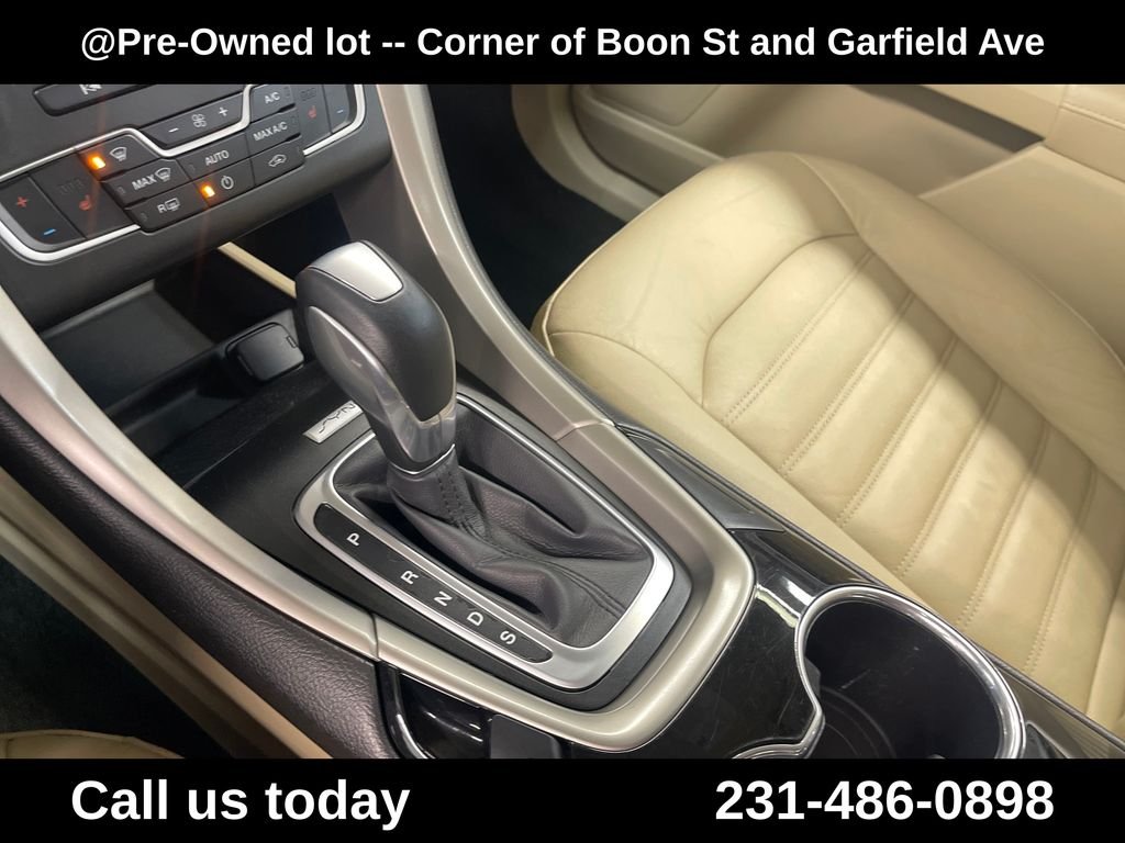 Used 2016 Red Ford SE image 24