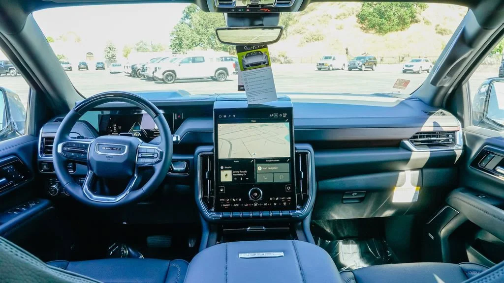 2026 GMC Yukon XL Denali - Photo 13