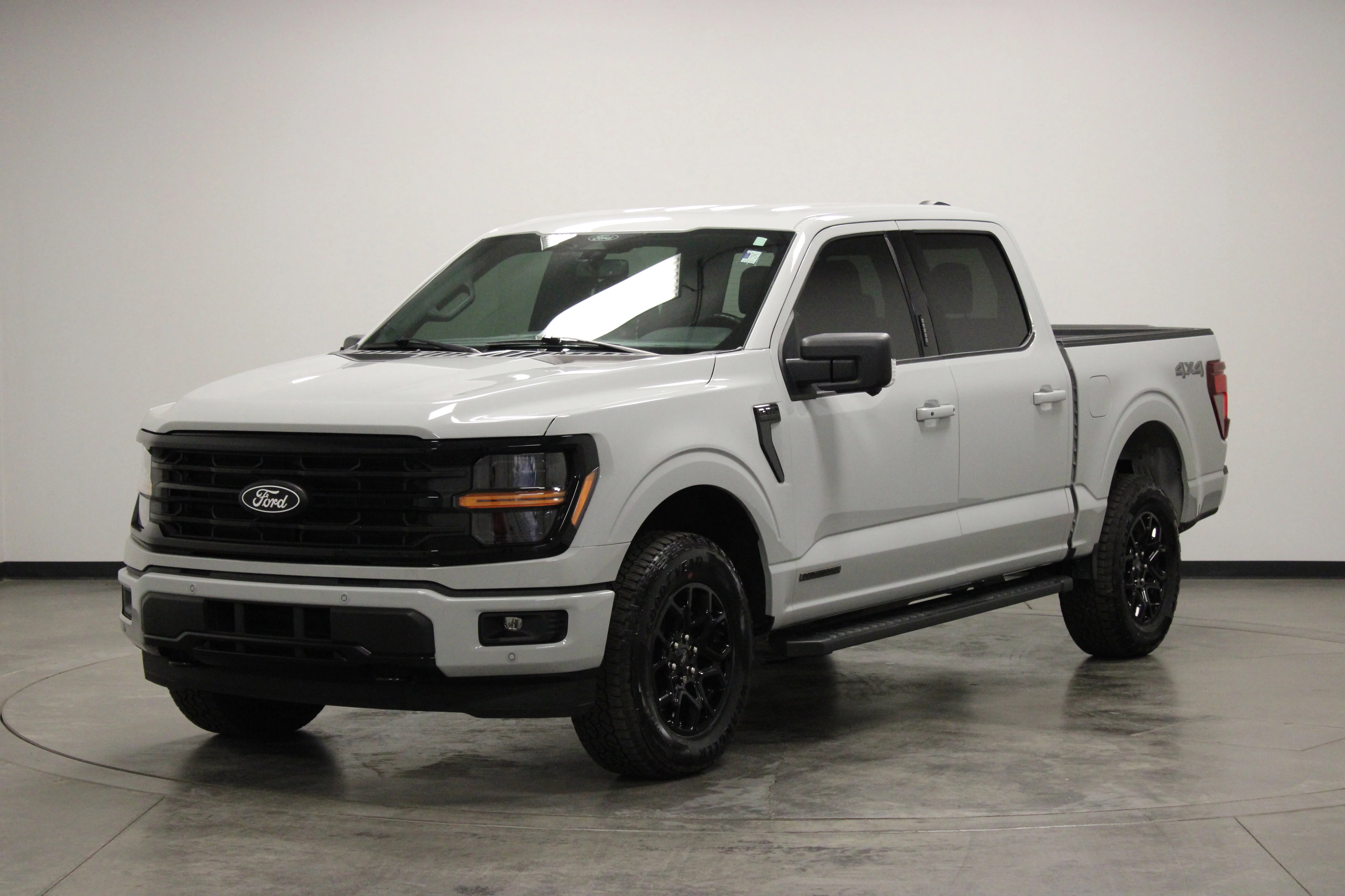 Used 2024 Avalanche Ford XLT image 4