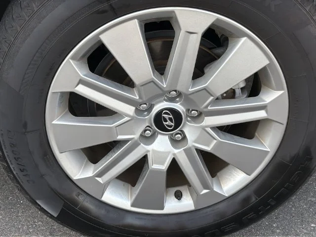 Used 2025 Gray Hyundai SEL image 7