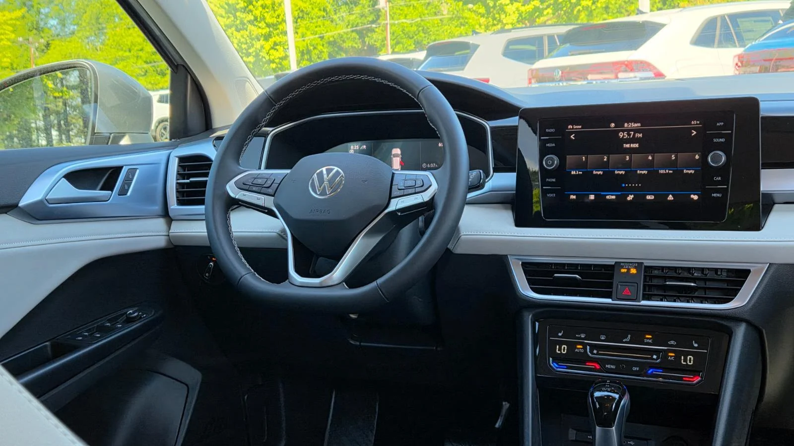 2025 Volkswagen Taos SE - Photo 58