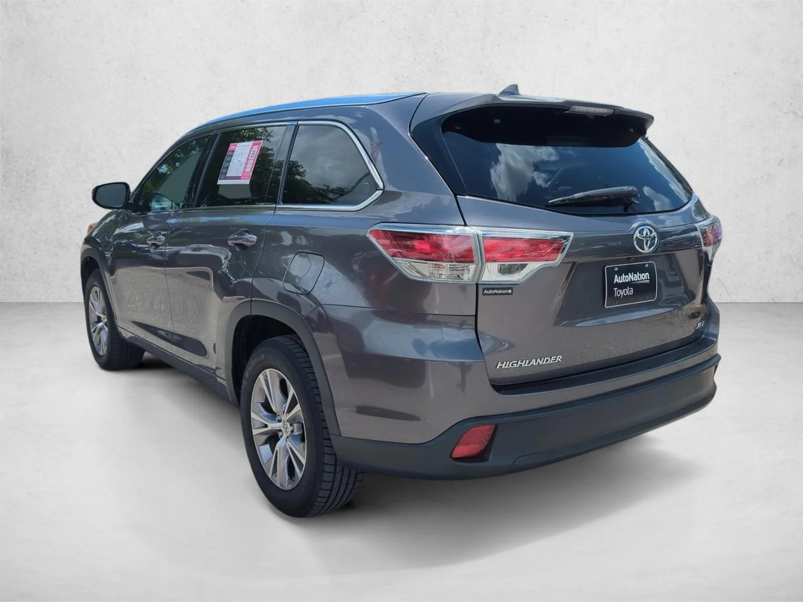 Used 2015 Predawn Gray Mica Toyota XLE image 7