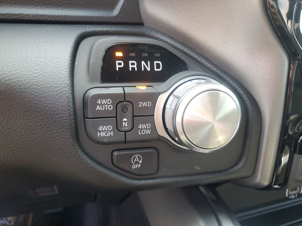 New 2026 Hydro Blue Pearl-Coat Exterior Paint RAM Laramie image 18