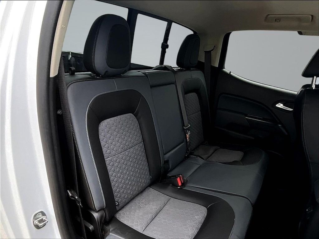 Used 2022 White Chevrolet Z71 image 28