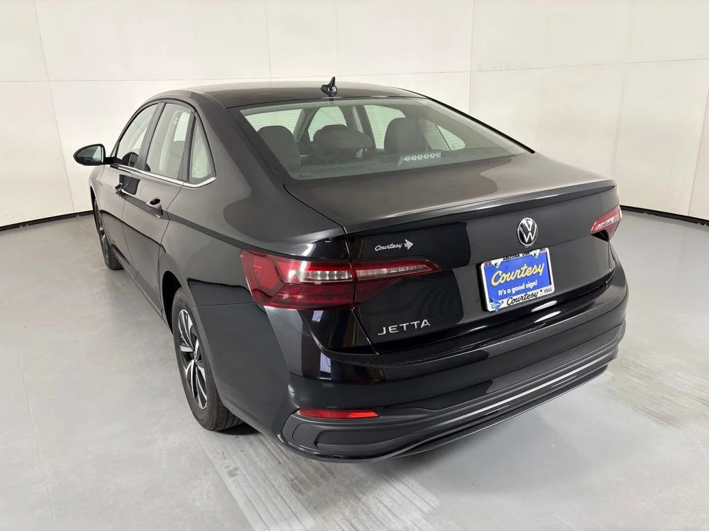 Used 2024 Black Volkswagen 1.5T S image 6