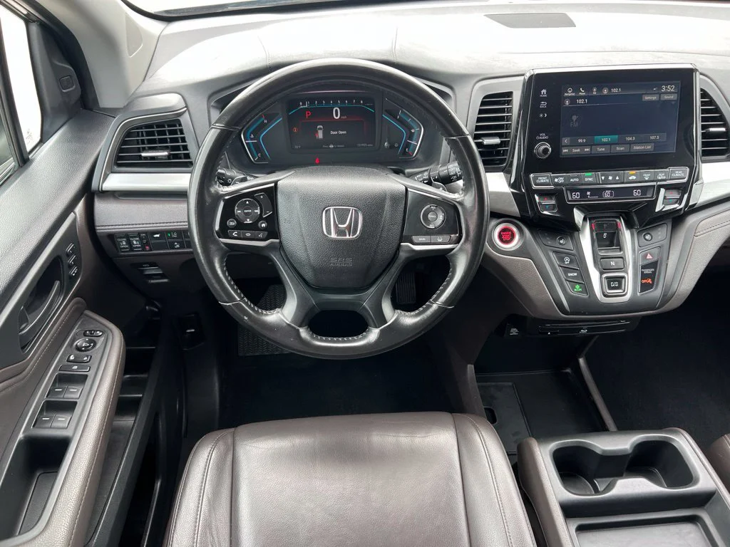 Used 2018 Forest Mist Metallic Honda Touring image 13