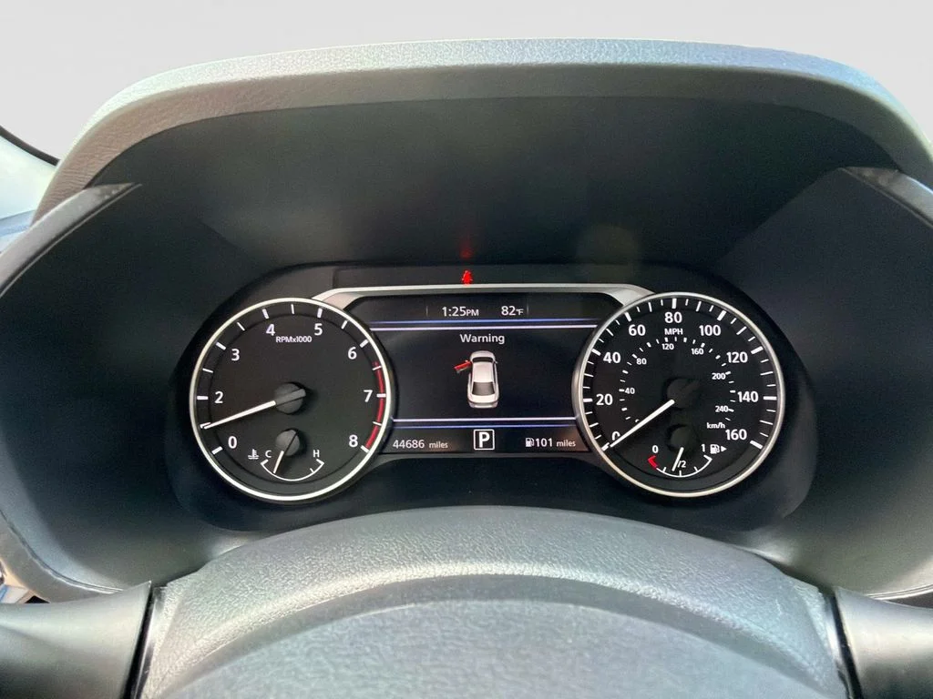 Used 2023 White Nissan SR image 29