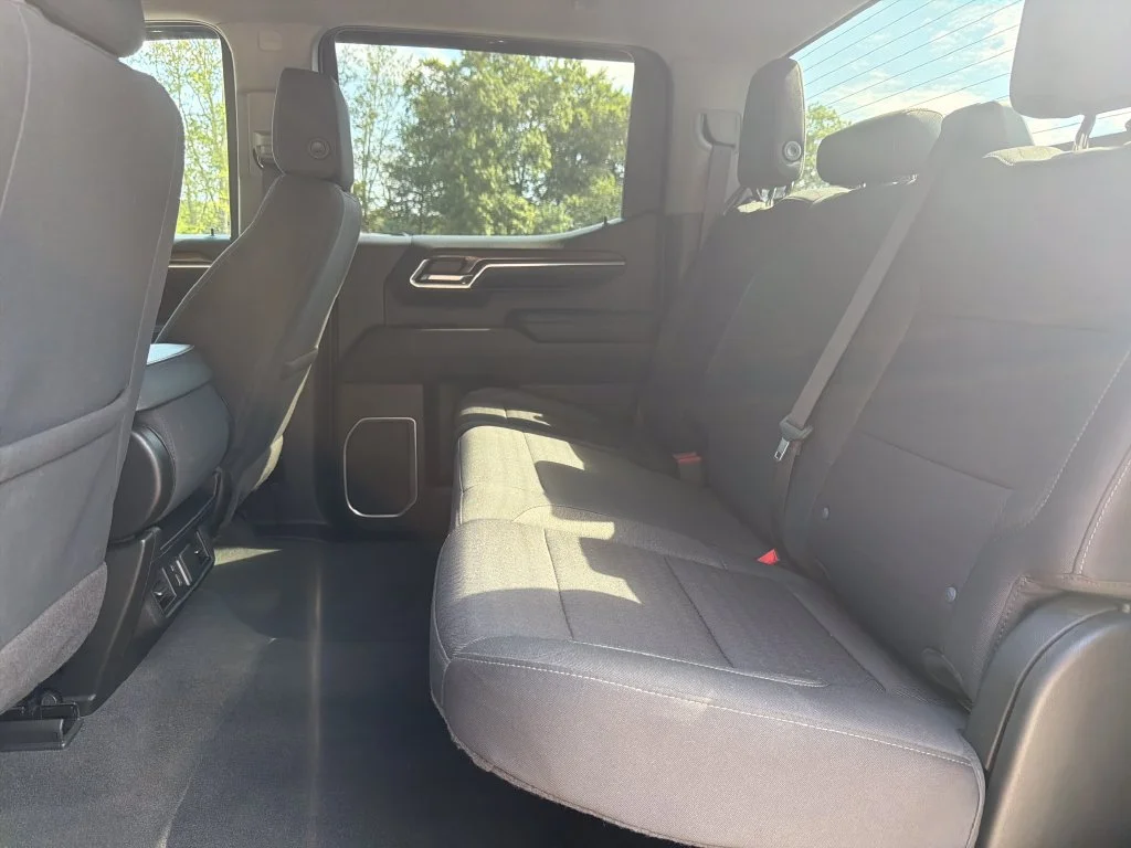 2023 Chevrolet Silverado 1500 LT - Photo 25